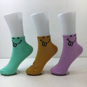 Womens Ankle Socks Set 3 Tongue Out Smiley Face Design Green Yellow Purple Black